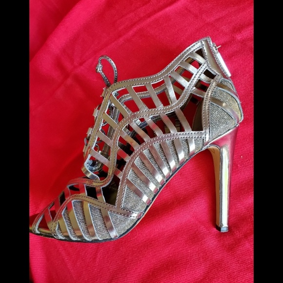 Dolce Vita gun metal peep toe heels. Size 8 - Picture 3 of 8